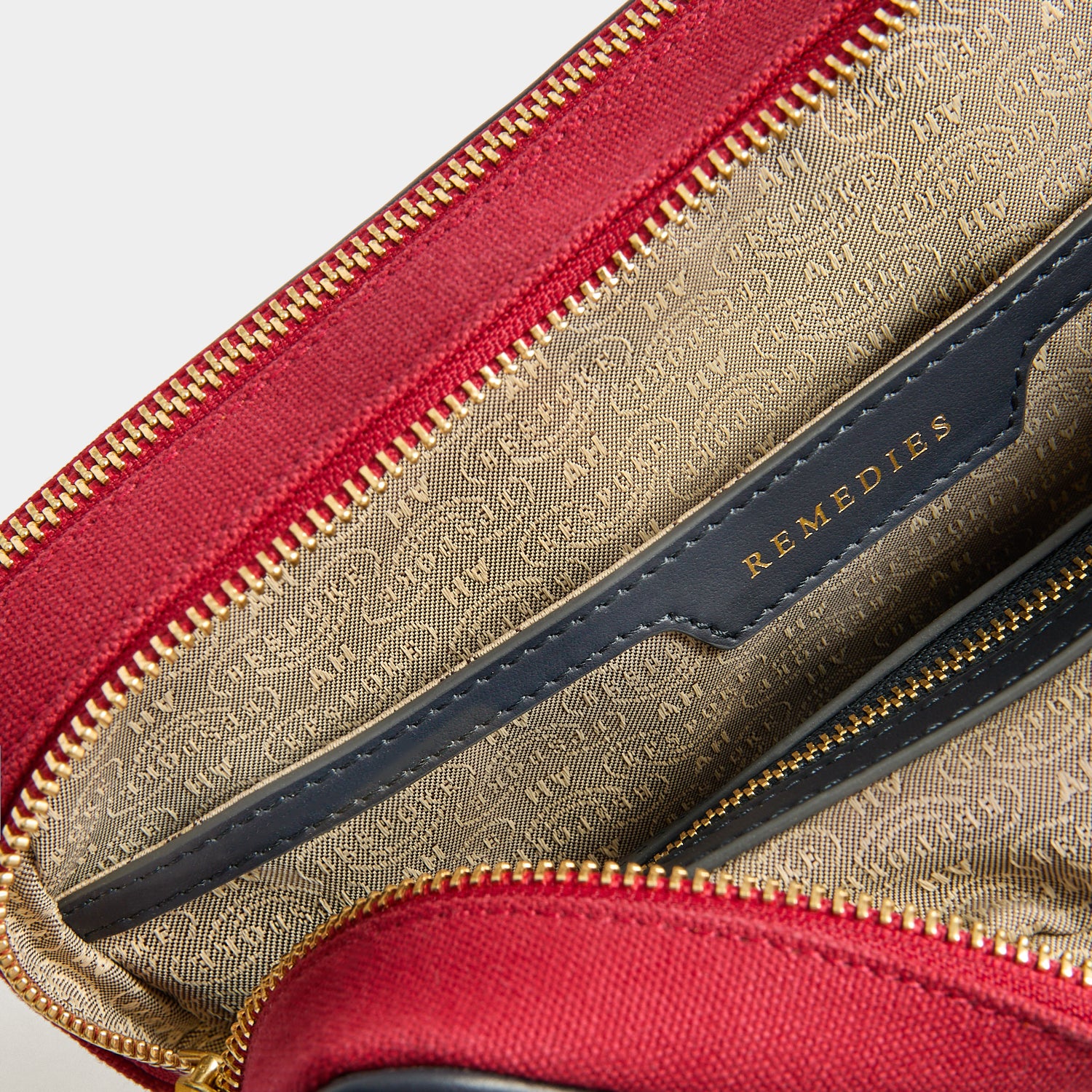 Bespoke Walton Washbag - Image 11