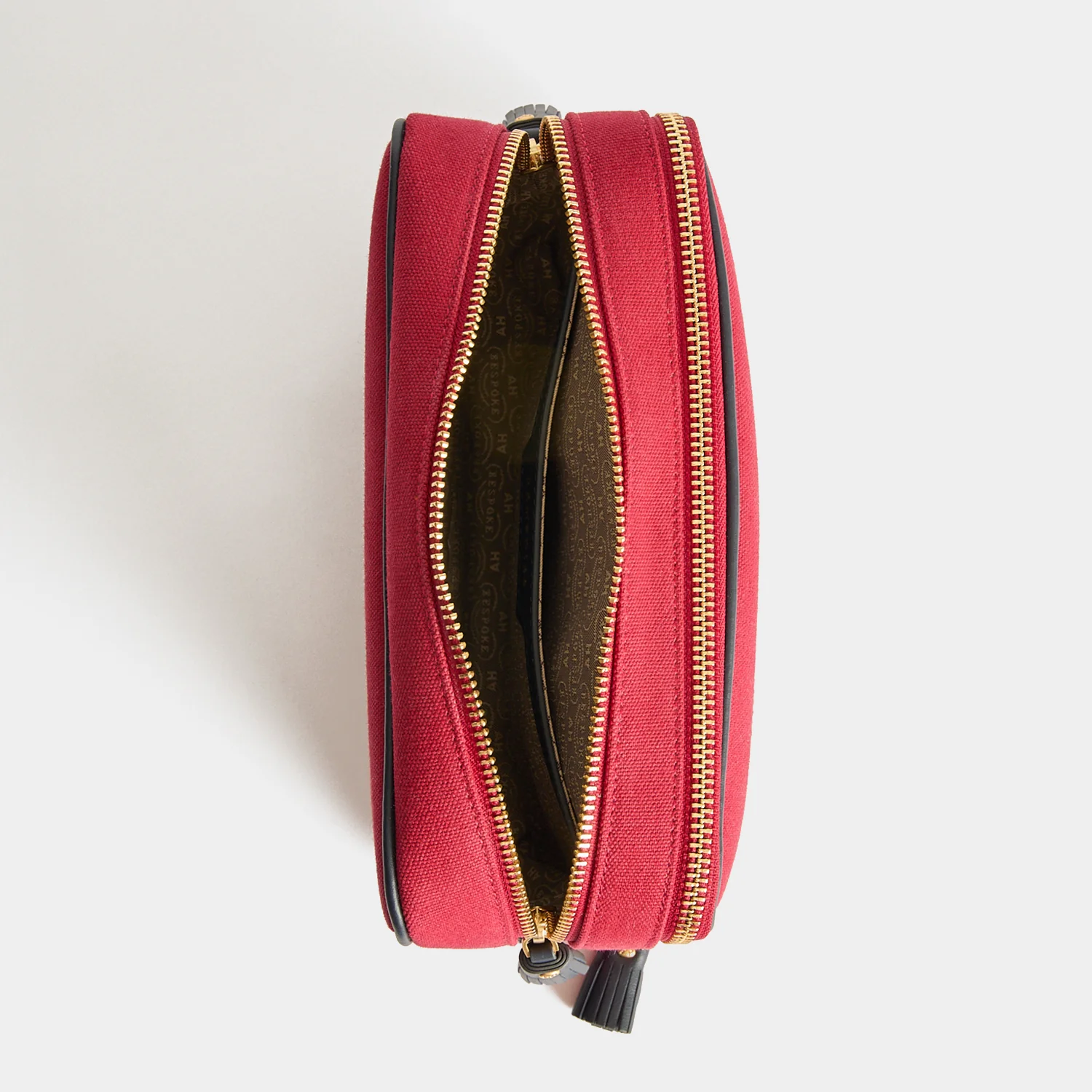 Bespoke Walton Washbag - Image 12