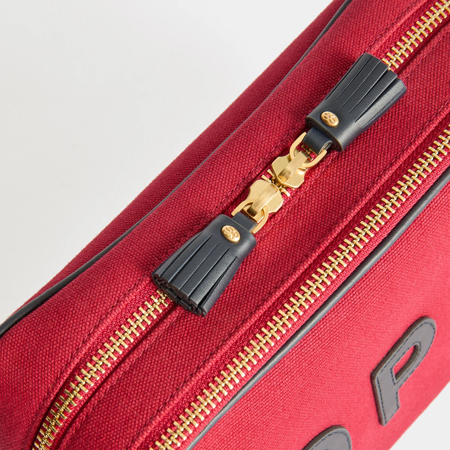 Bespoke Walton Washbag - Image 5