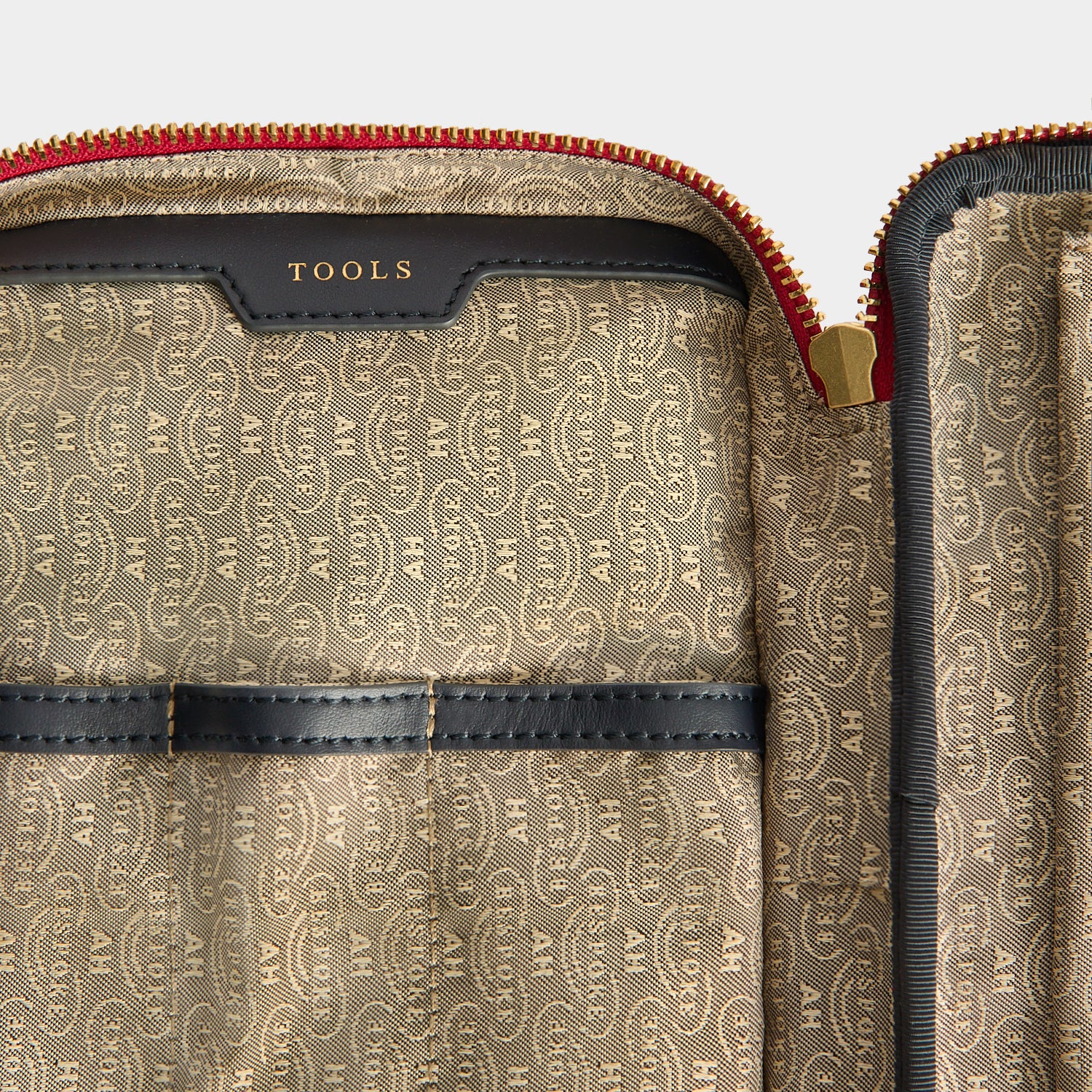 Bespoke Walton Washbag - Image 8