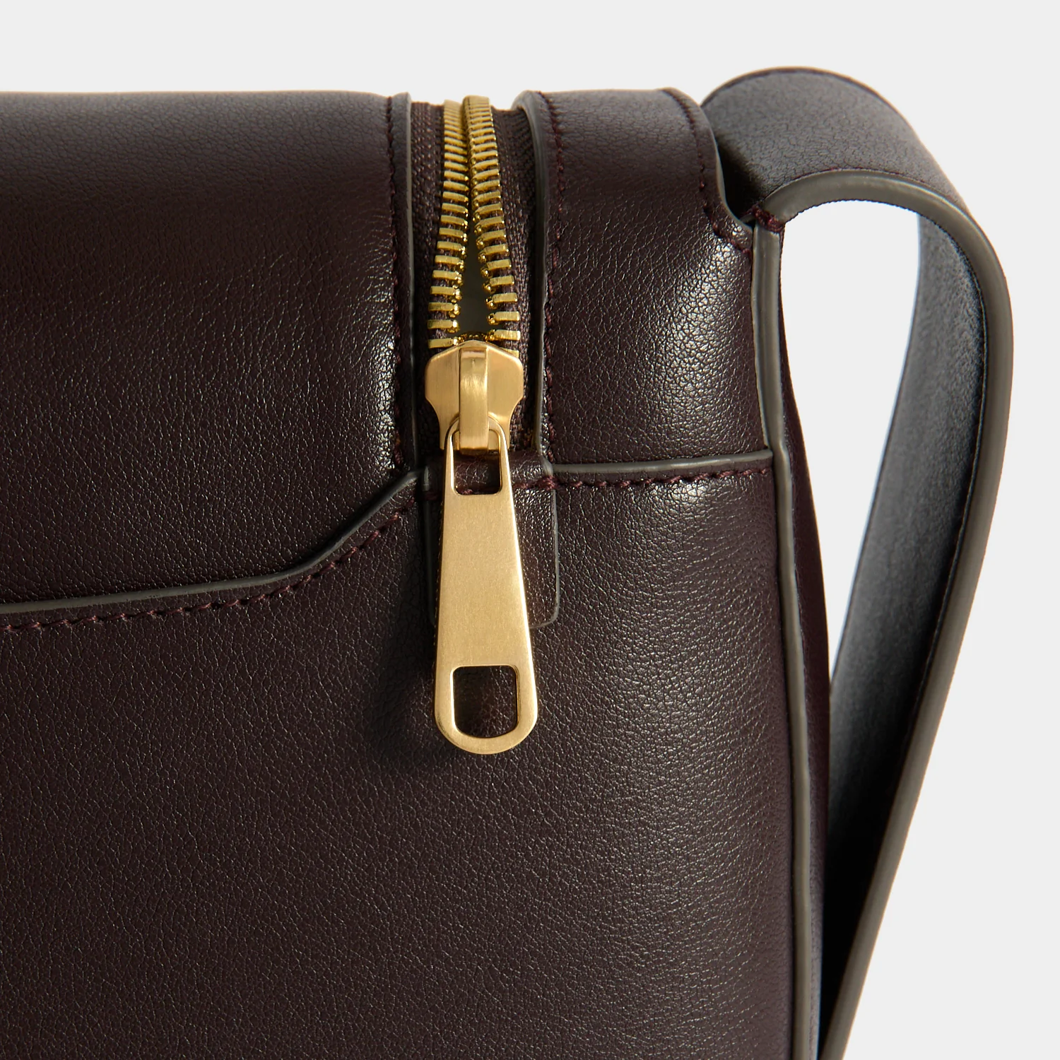 Vere Shoulder Bag - Image 8